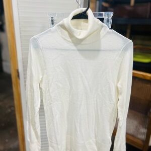 Elegant J Crew White Turtleneck Merino Wool Sweater
